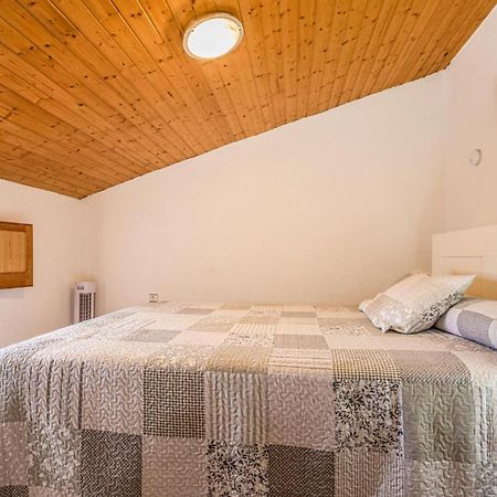 Awesome Home In Riells I Viabrea With Wifi Breda Экстерьер фото