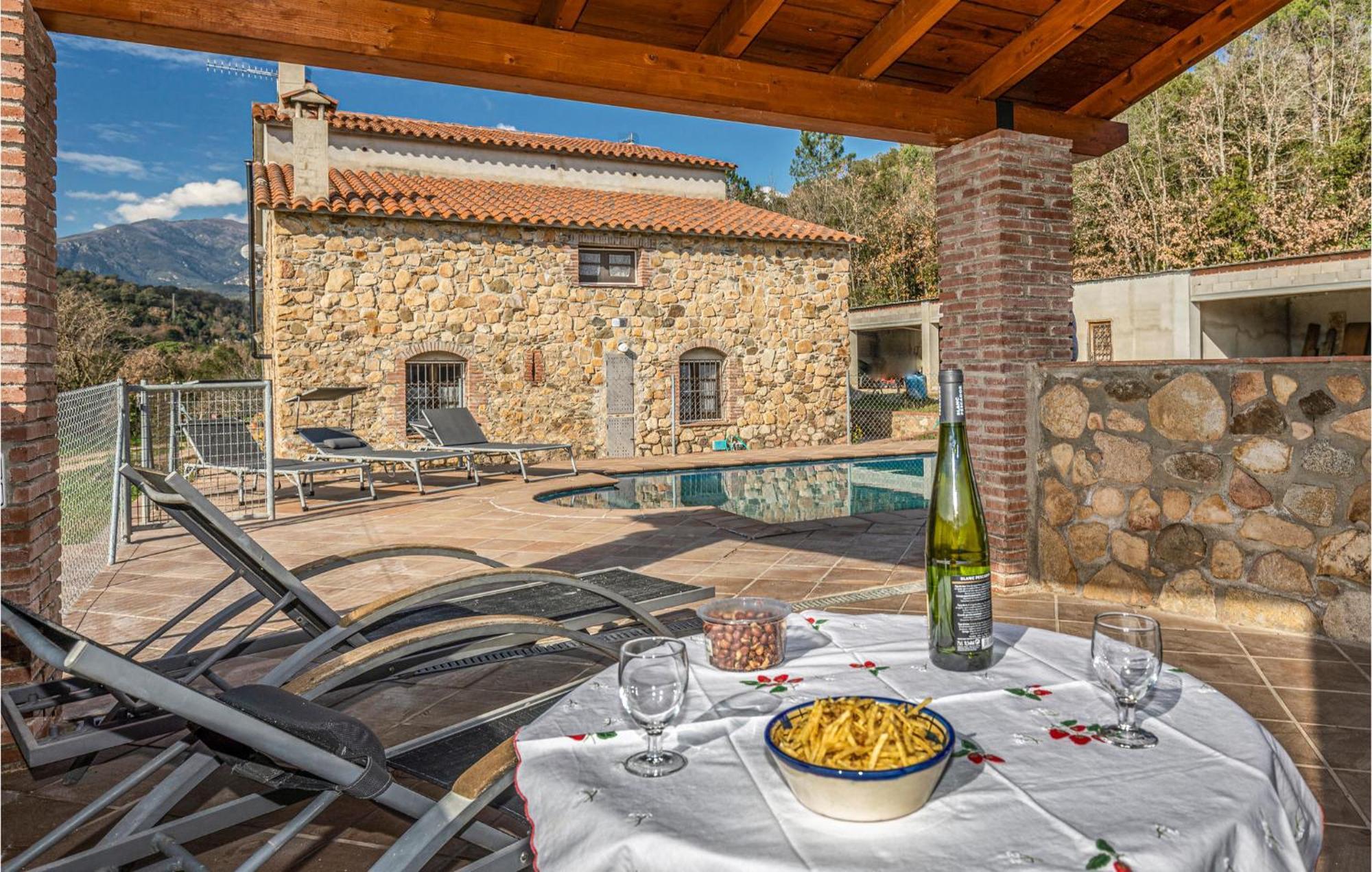 Awesome Home In Riells I Viabrea With Wifi Breda Экстерьер фото