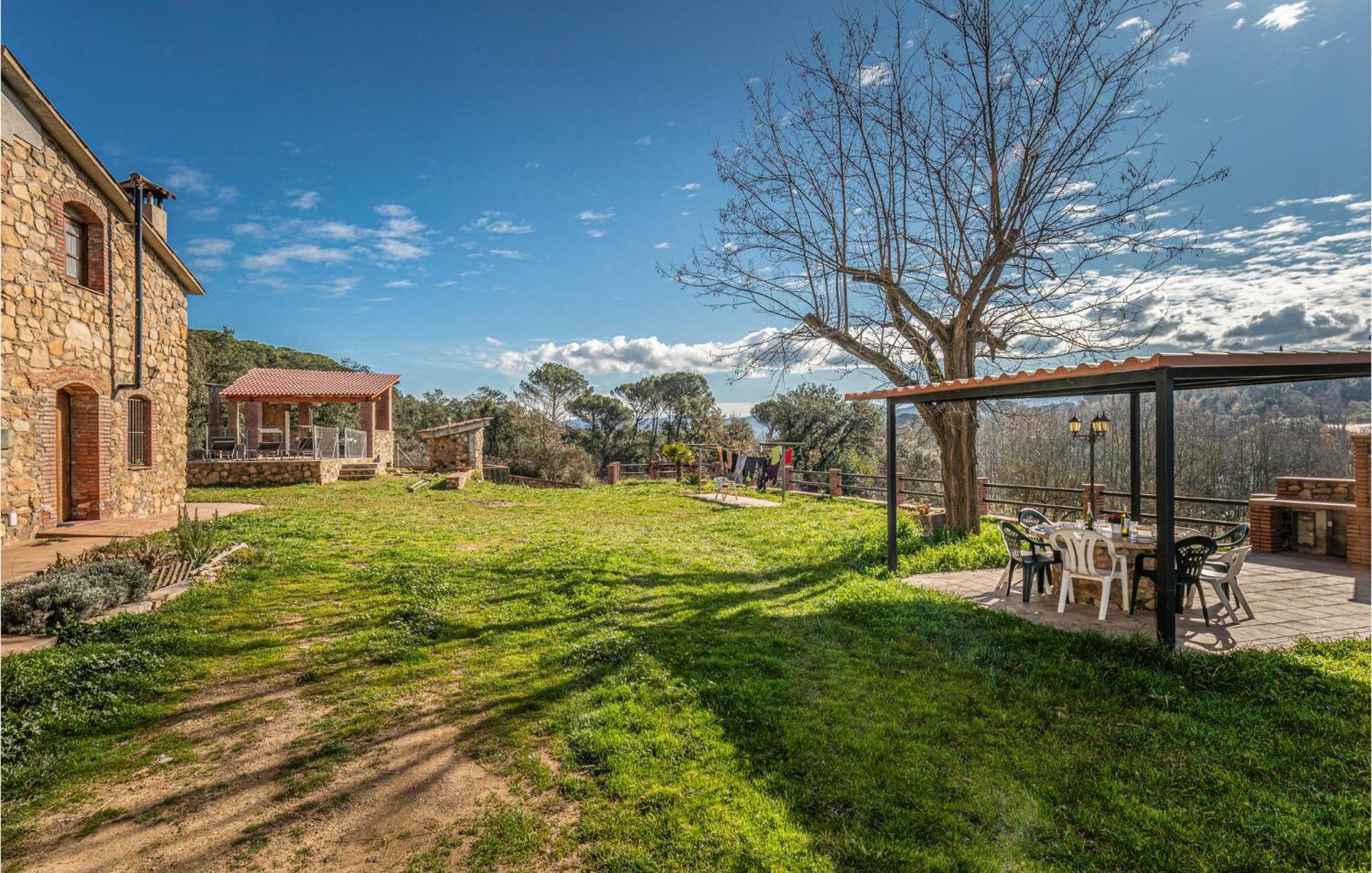 Awesome Home In Riells I Viabrea With Wifi Breda Экстерьер фото